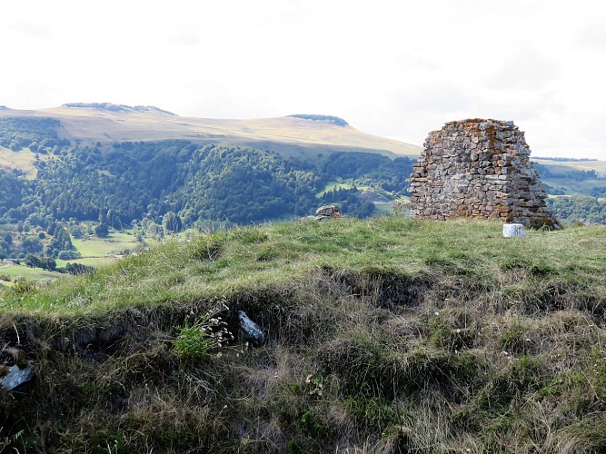 Les ruines du château du Luguet