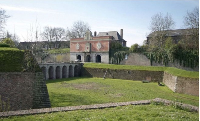 Porte de Gand (extra muros), sur le pont