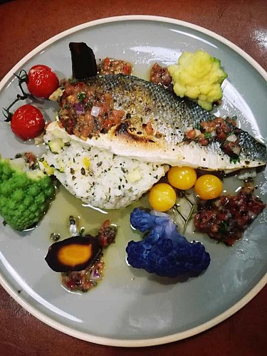 Pause et Vous- Filet de Bar sauce vierge risotto et petits légumes frais