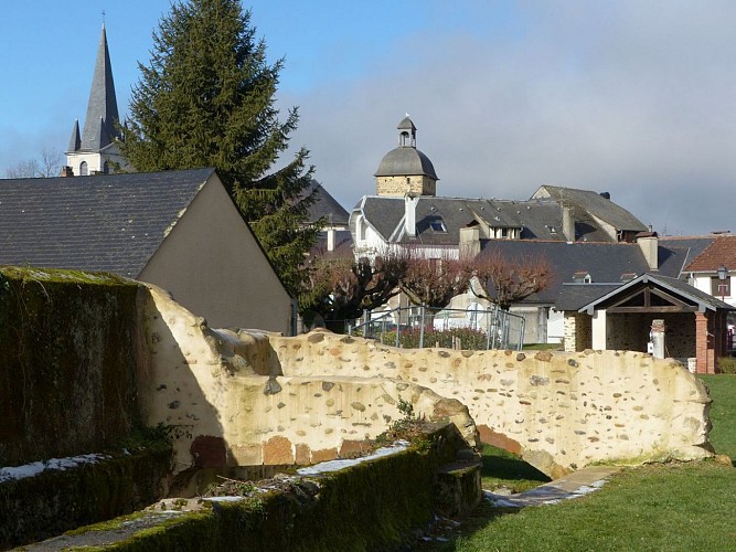 Pontacq  aire de pique nique  ancien lavoir de l'Ousse  (37)