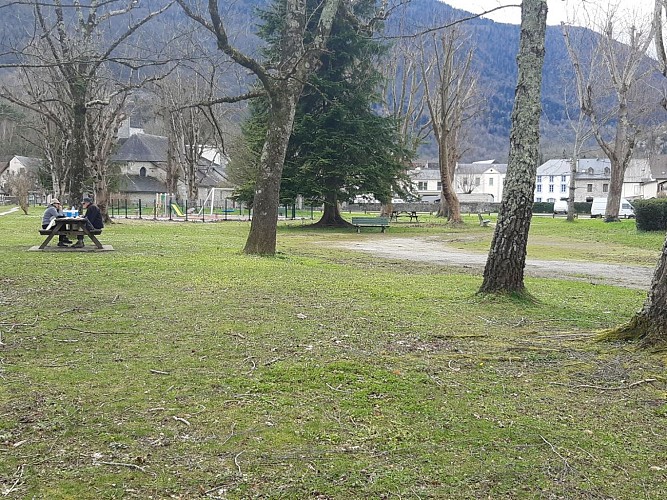 Aire de pique nique Iseste 2