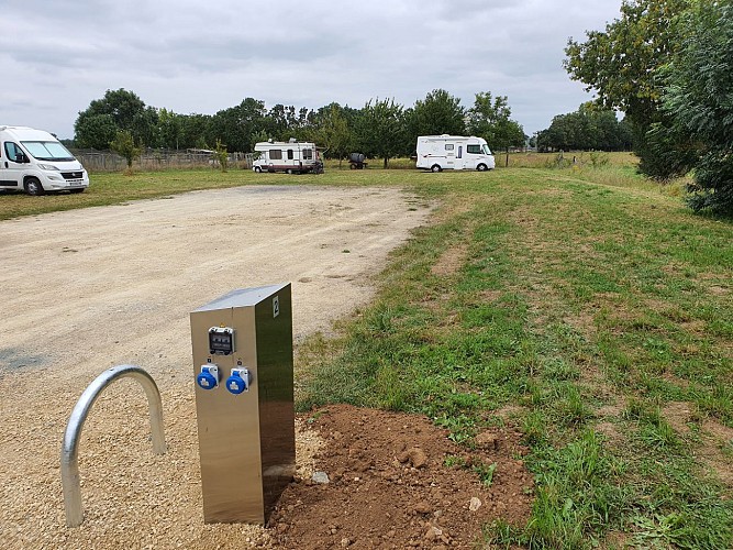 Aire de camping-car - Le Mazeau