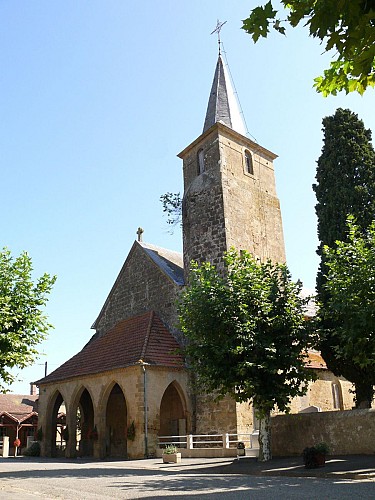 Eglise et tour porte du 15° siècle