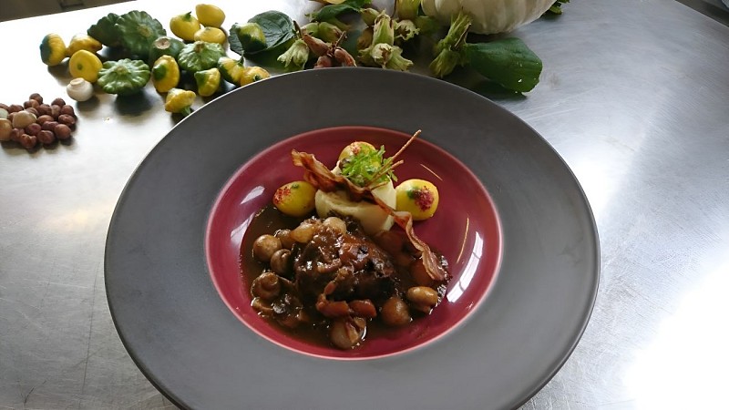 Joue de boeuf braisée au vin