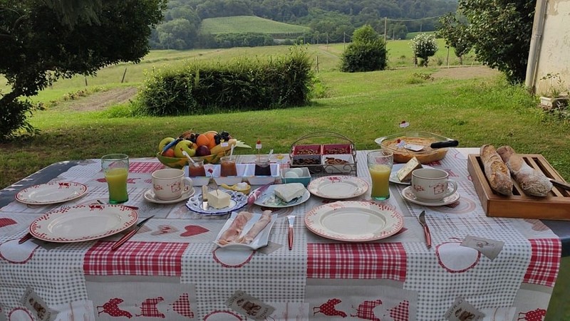 Table déj Chai Loly