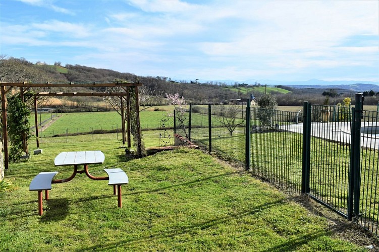 10 Vue depuis piscine