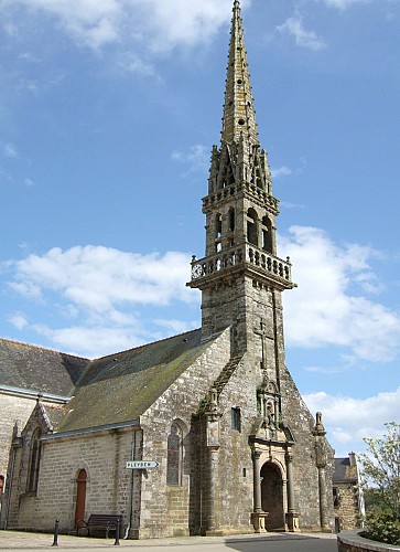 Eglise Saint-Pérec et son calvaire