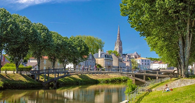 AIRE DE PIQUE-NIQUE - DES BORDS DE RIVIÈRE VENDÉE