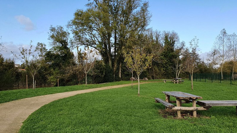 AIRE DE PIQUE-NIQUE - DES BORDS DE RIVIÈRE VENDÉE