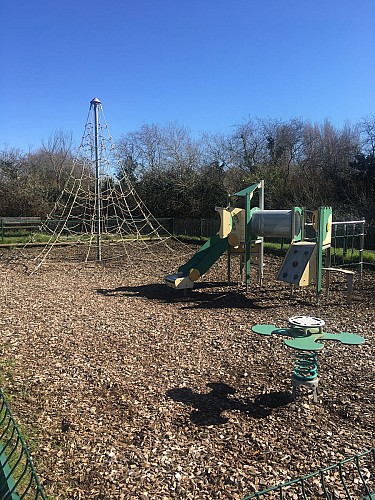 AIRE DE JEUX LES MORINIÈRES