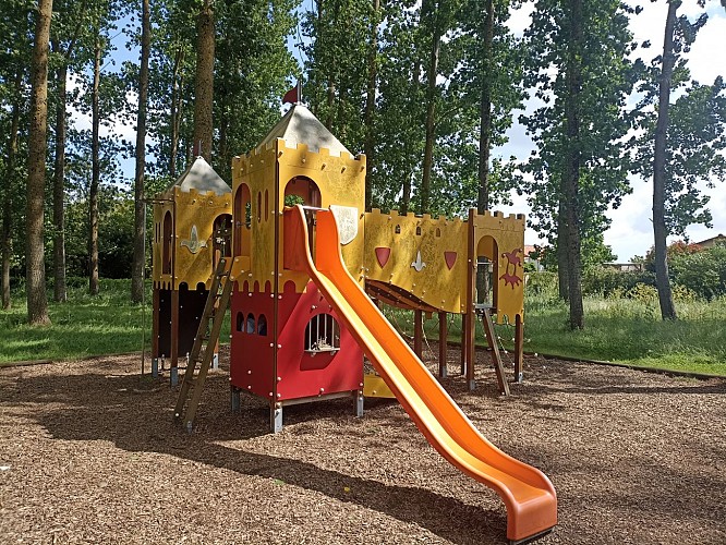 AIRE DE JEUX DU CHÂTEAU