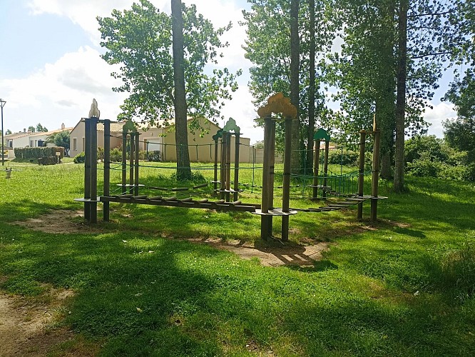 AIRE DE JEUX DU CHÂTEAU