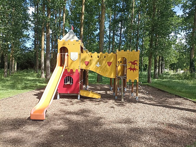 AIRE DE JEUX DU CHÂTEAU