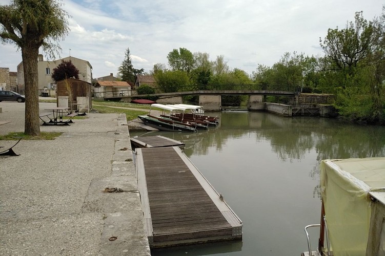 AIRE DE PIQUE-NIQUE DU PORT