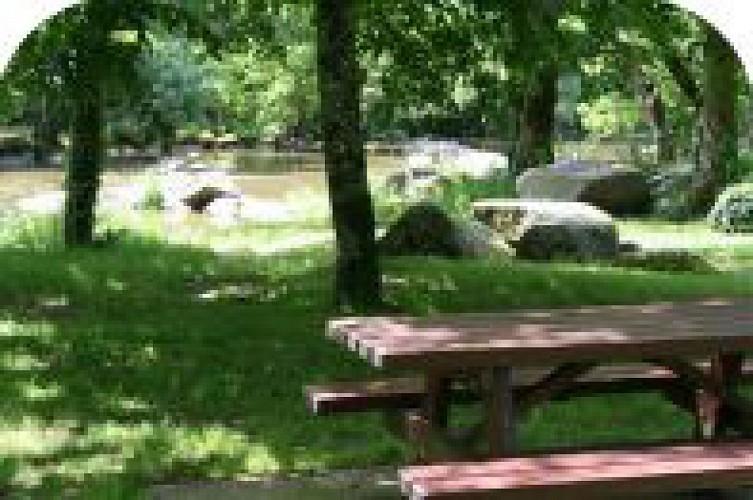 AIRE DE PIQUE-NIQUE DU LAURIER VERT