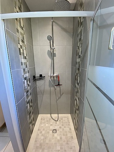 combe ferrade douche