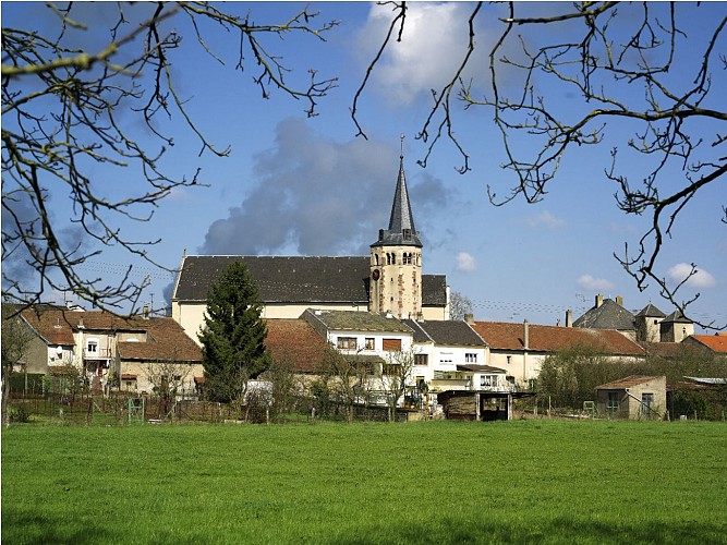 Église Saint-Martin - vue sur le village