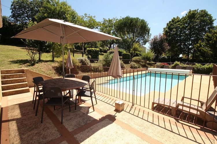 Les Bruyeres maison climatisée piscine chauffée