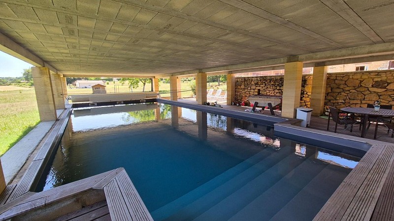 Bayaou avec piscine couverte à Sarlat