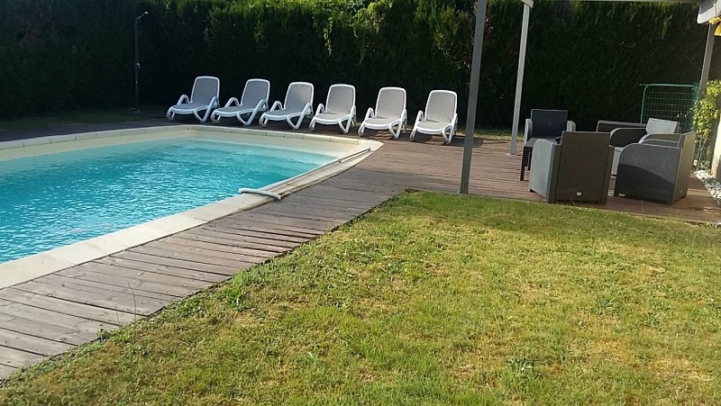 maison des chateaux- piscine chauffée2