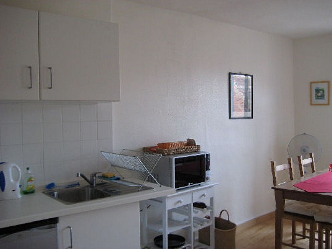 belvesholidaysapartment07_Apt2_Kitchen_Sep08