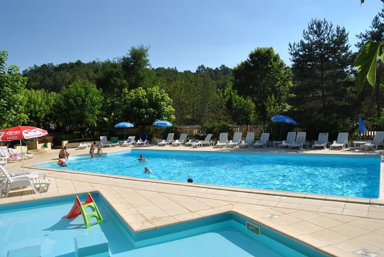 Gîte orchidée-piscine_camping la castillonderie