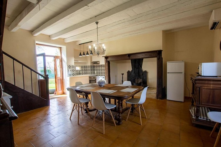 Gite Le Clos des Vigié salle à manger