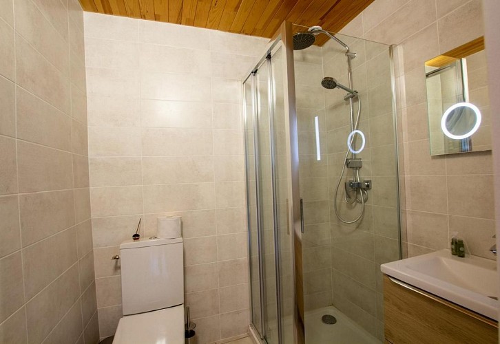 Gite Le Clos des Vigié salle de bain