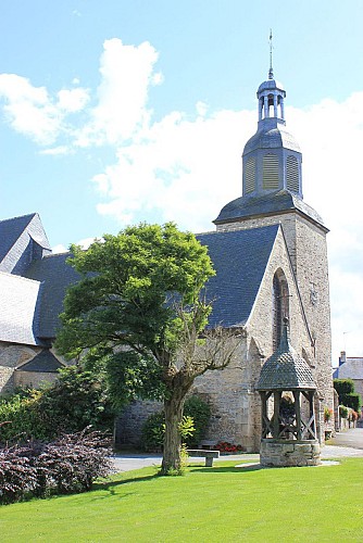 Eglise Sainte Marie Madeleine et site classé - Champeaux