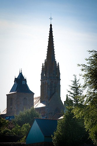L'église Saint-Pierre Saint-Paul-Bazouges-la-Pérouse