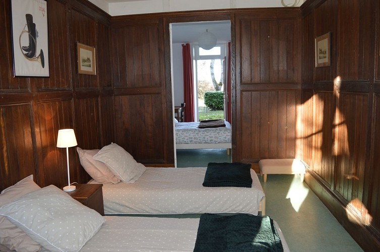 Les shetlands donnant sur les lippizans