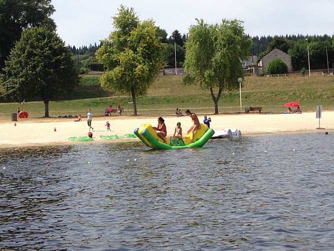 Aplouf : parc aqualudique et waterballs