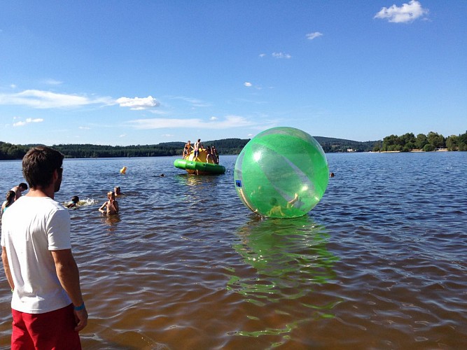 Aplouf, speels waterpark met waterballen