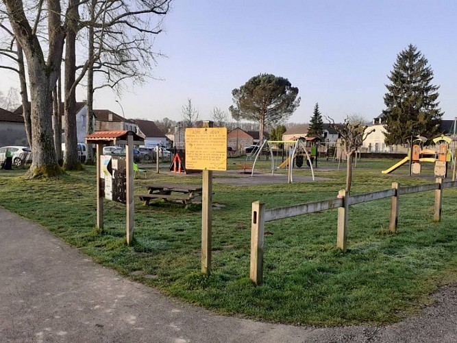 Aire de pique nique - Idron - tables 2