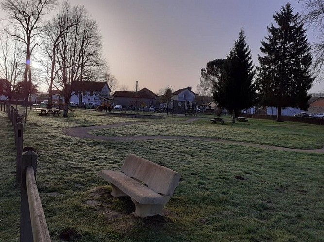 Aire de pique nique - Idron - tables 1