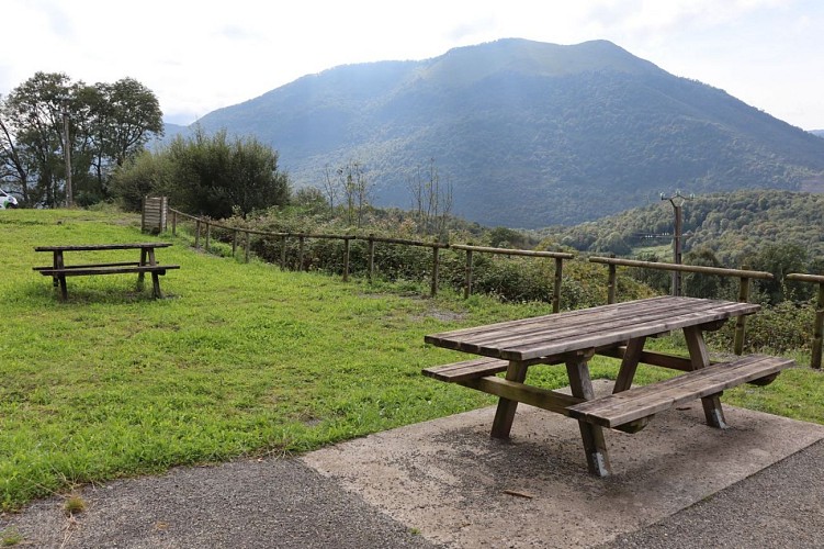 Aire de pique nique Sainte Colome 3