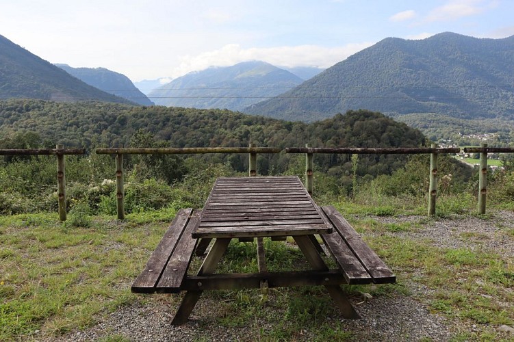 Aire de pique nique Sainte Colome 2