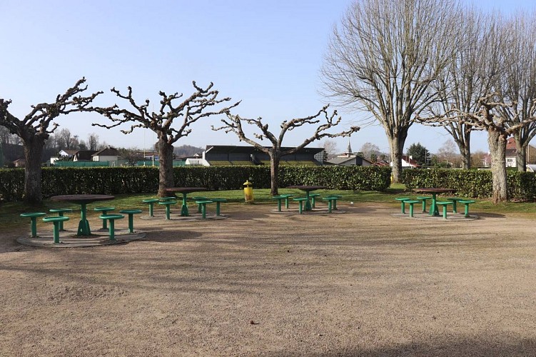 Aire de pique-nique - Bizanos - tables 4