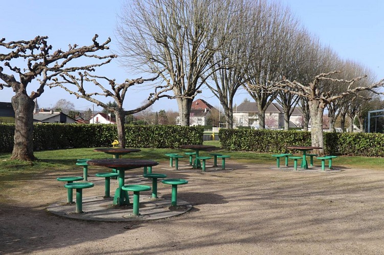 Aire de pique-nique - Bizanos - tables 1