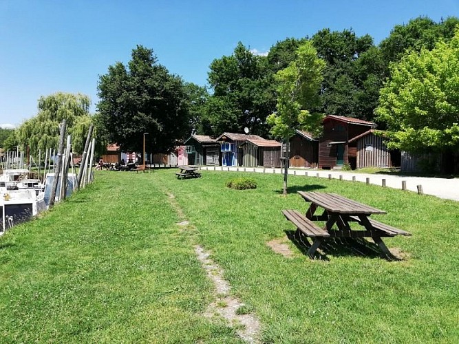 Aire de pique nique port de Biganos