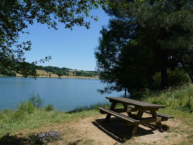 Aire de pique-nique Lac de Serres-Castet