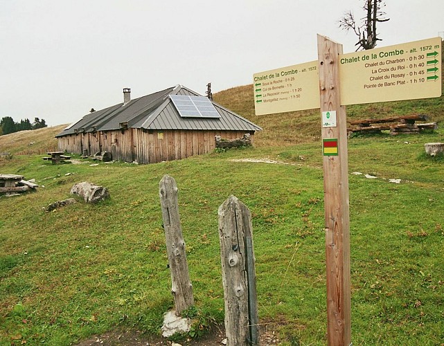 La Combe Mountain Hut - Lathuile alpine pastures