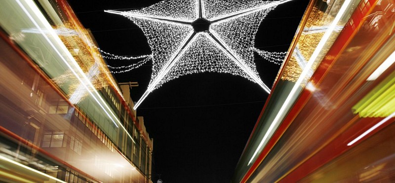 Bus Tour of London's Christmas Lights, Dinner and Midnight Mass