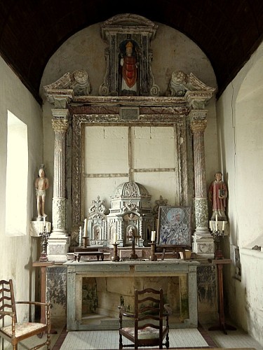 Eglise Saint Sulpice de Panon - Retable et autel