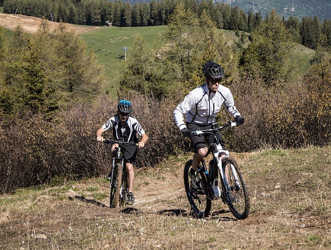 Hire an E-mountain bike