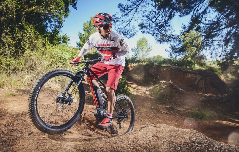 Xtreme Glisses : Location VTT Semi-Rigide à Assistance Electrique