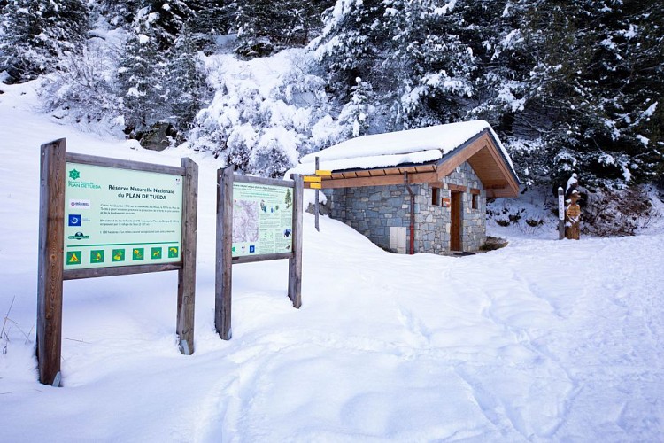 Public toilets - Tueda path