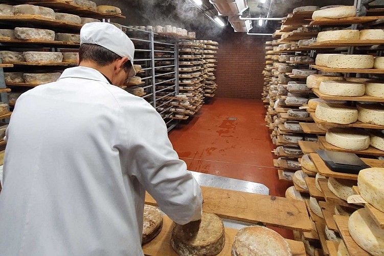 Caves d'affinage Paccard - Les Fromages du Fermier
