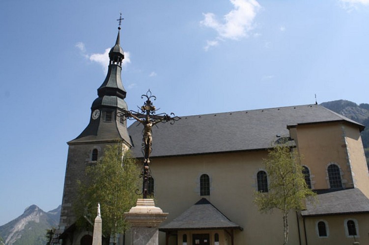 La croix de l'église