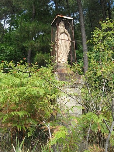 Statue de Notre Dame de Lourdes